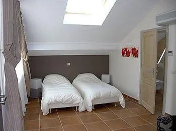 Résidence Hôtelière Les Chataigniers Resort 2*