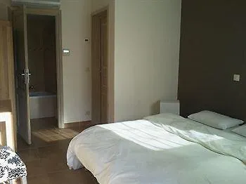 Résidence Hôtelière Les Chataigniers 2*